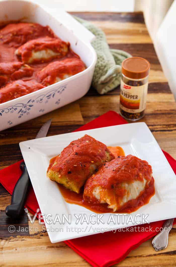cabbage rolls on a square plate