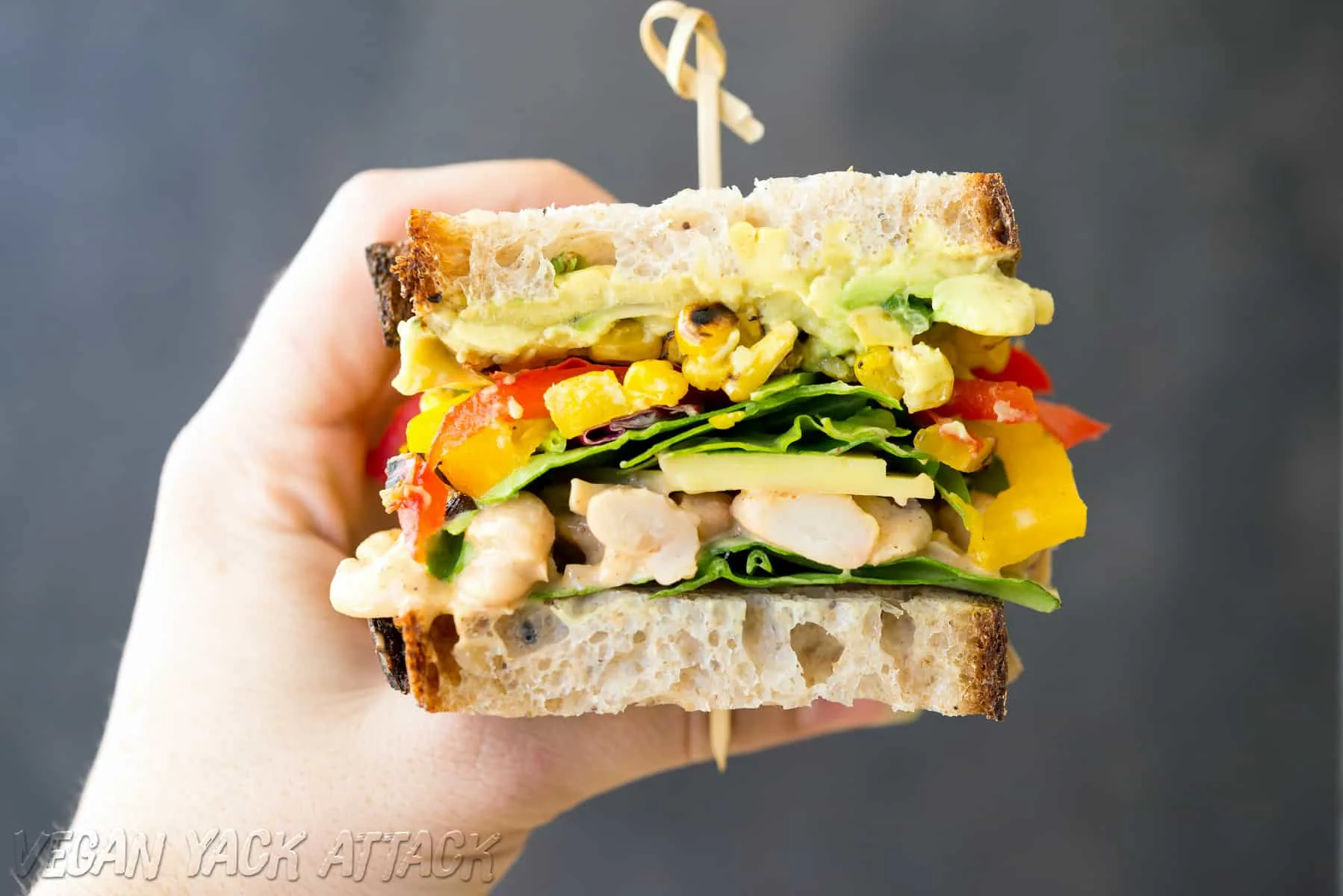 Chipotle White Bean Salad Sandwich - Super flavorful, #vegan and soy-free!