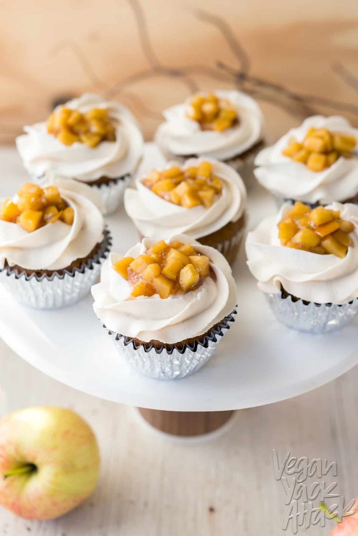 Apple Pie Cinnamon Cupcakes with Vanilla Buttercream frosting! Perfect for Fall and upcoming holidays. #soyfree #vegan @VeganYackAttack