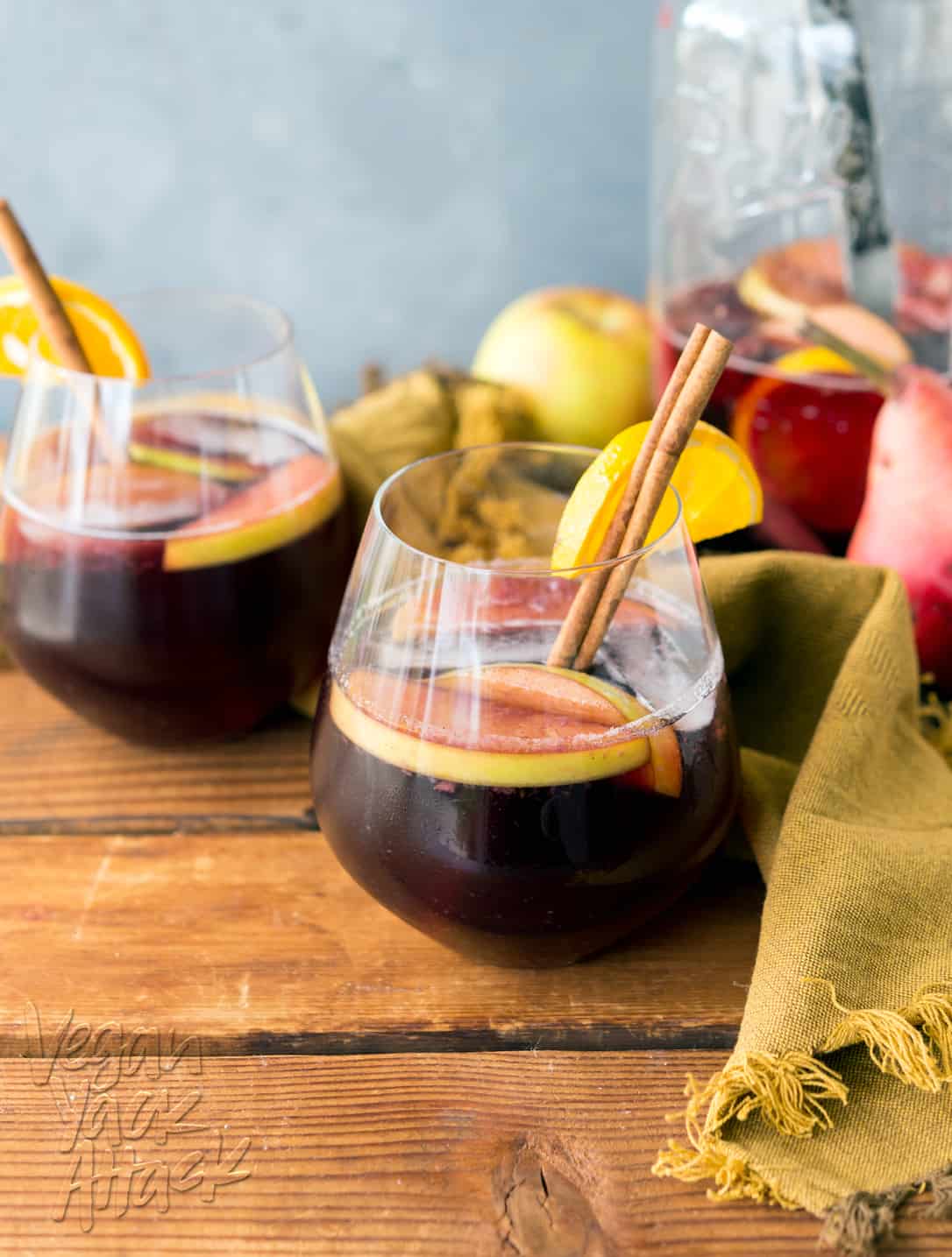 Easy-to-make Sparkling Fall Sangria with crisp apples, pears, and spices! #vegan #glutenfree @Veganyackattack